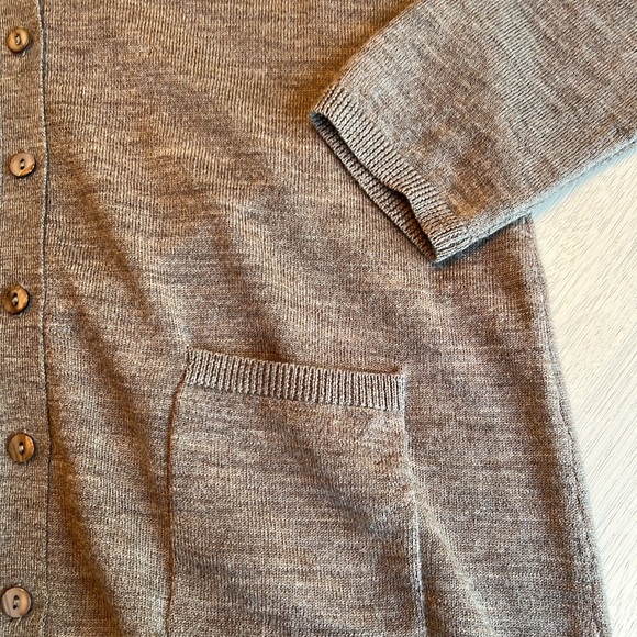 Fenn Wright Manson 100% Merino Wool Brown V Neck Button Cardigan‎ Sweater Size M - Picture 10 of 11